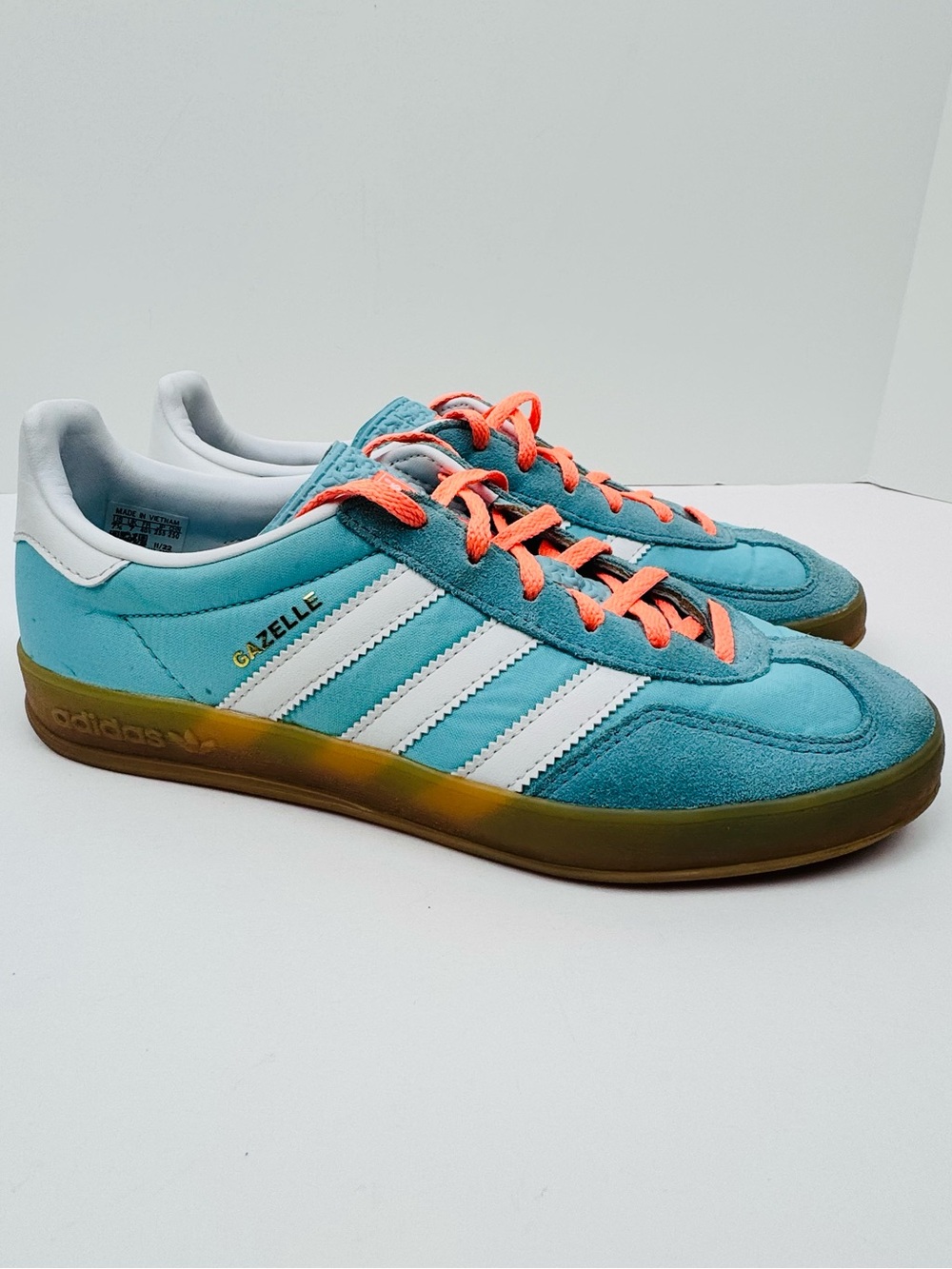 Adidas Gazelle Indoor shoes. Preloved Blue color-way. Gum sole. Men’s size 7.5.